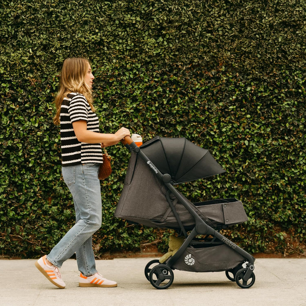 Ergobaby Metro 3 Deluxe Travel Stroller (Jet Black)