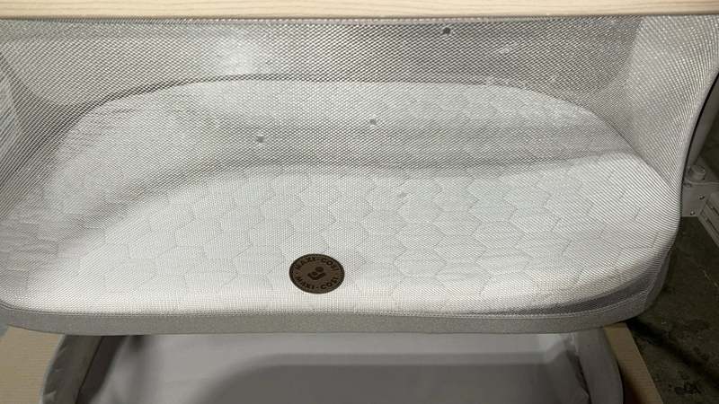 Maxi - Cosi Iora Bedside Bassinet (Classic Oat) - Kidsy