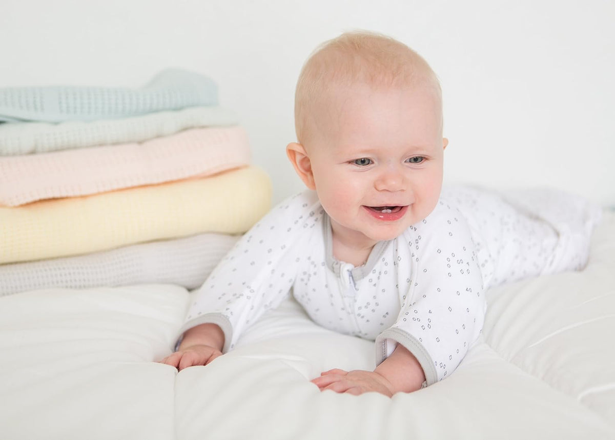 New Amazing Baby Cellular Blanket 44 x 44 inches 112 x 112 cm (Soft Yellow) - Kidsy