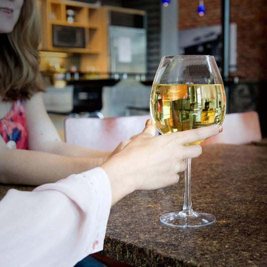 New Big Betty Premium Giant Wine Glass - Holds Full 750ml Bottle of Wine - Kidsy