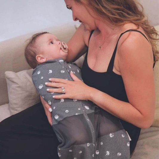 New Happiest Baby Sleepea 5 - Second Swaddle (Graphite Planets - Medium) - Kidsy