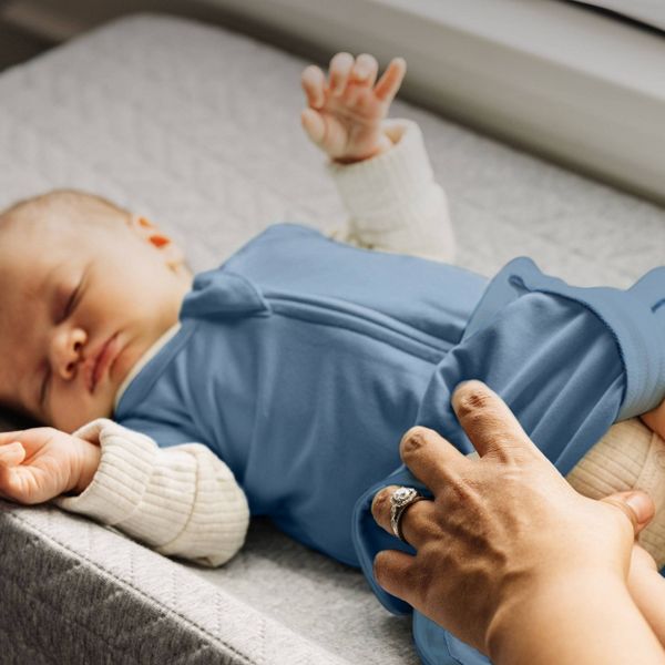 Owlet Dream Sleeper with Swaddle, 0–3 Months (Bedtime Blue) - Kidsy