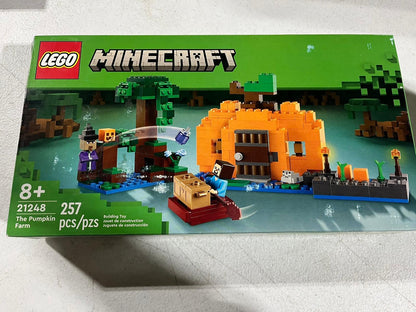 New LEGO Minecraft The Pumpkin Farm 21248 Building Toy