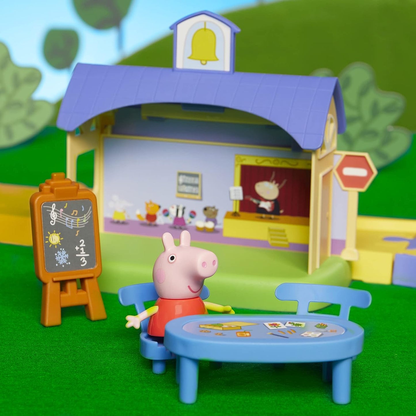 New Peppa Pig All Around Peppa's Town Set with Adjustable Track