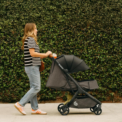 Ergobaby Metro 3 Deluxe Travel Stroller (Jet Black)