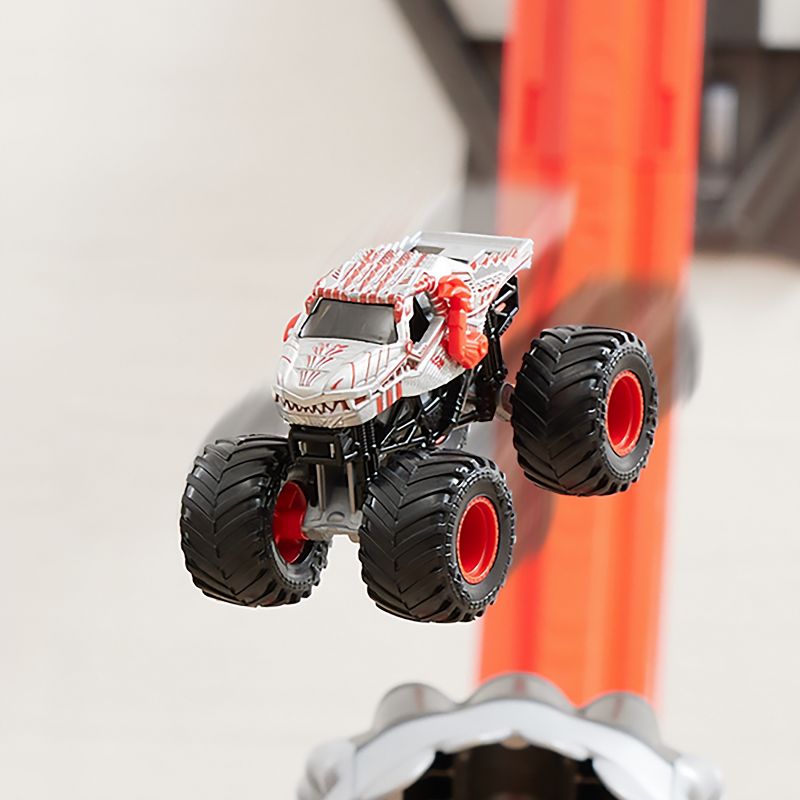 New Monster Jam 1:64 Scale ThunderRoarus Playset