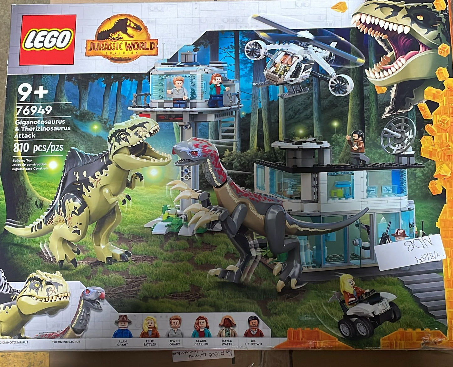 New LEGO Jurassic World Giganotosaurus & Therizinosaurus Attack 76949