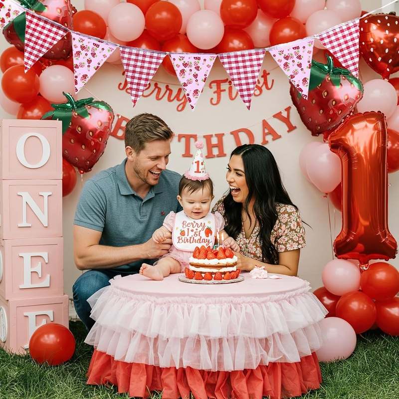 Besttideyes Strawberry Party Decorations Fabric Banner (11 - Piece, Pink/Red) - Kidsy