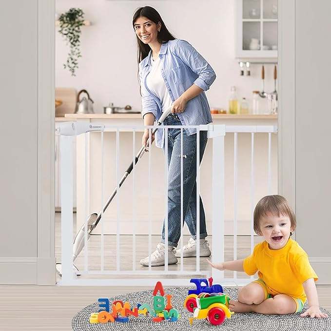 Comomy 29.5–40.5" Extra Wide Auto Close Baby Gate (White) - Kidsy