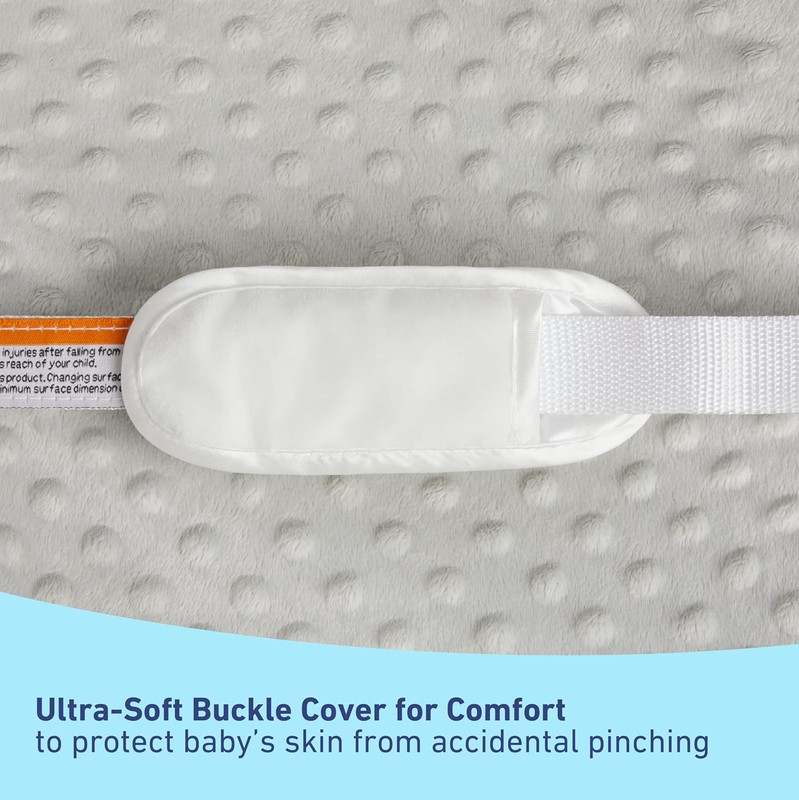 Graco Premium Oval Contoured Changing Pad with Bonus Cover and Water (White) - Kidsy