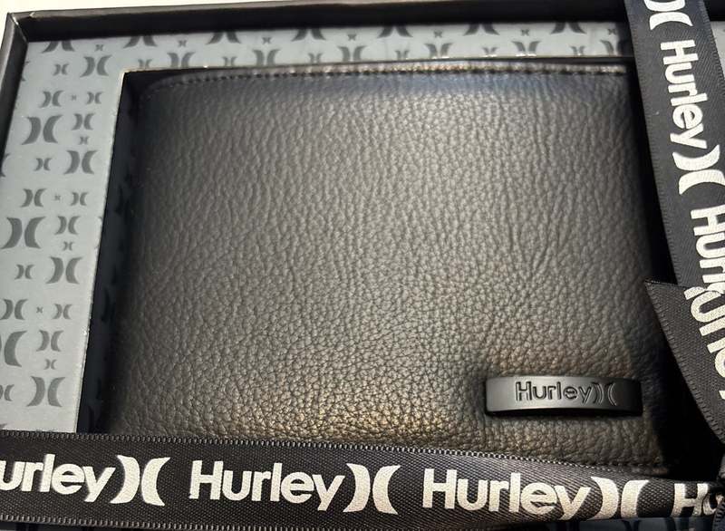 Hurley Men's Wallet & Bottle Opener Keychain Gift Set (Black) - Kidsy