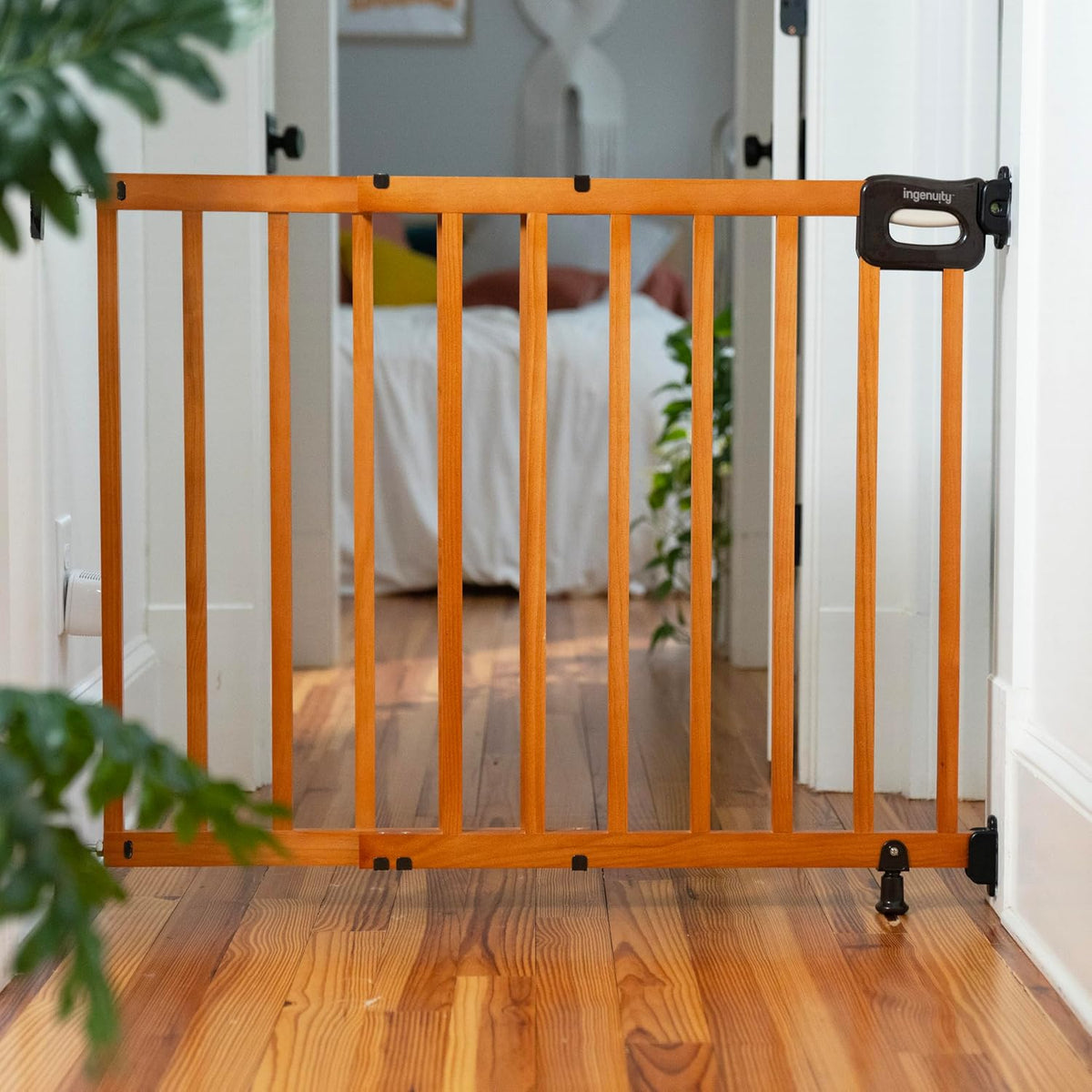 Ingenuity Stairway 48W Wood Baby Gate 30–48-Inch (Oak Wood) - Kidsy