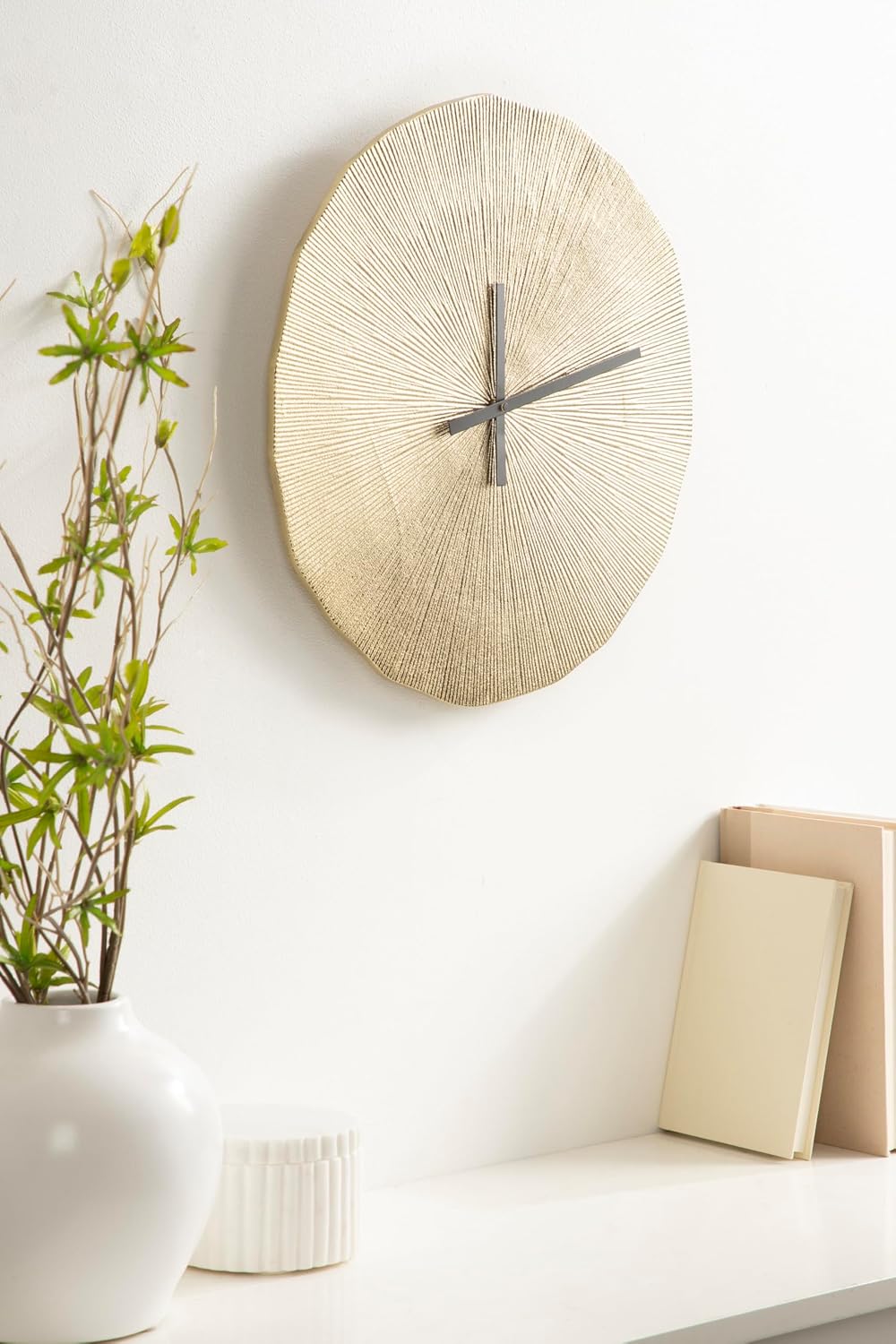Kate and Laurel Sancia 16-Inch Modern Round Metal Wall Clock (Gold) - Kidsy