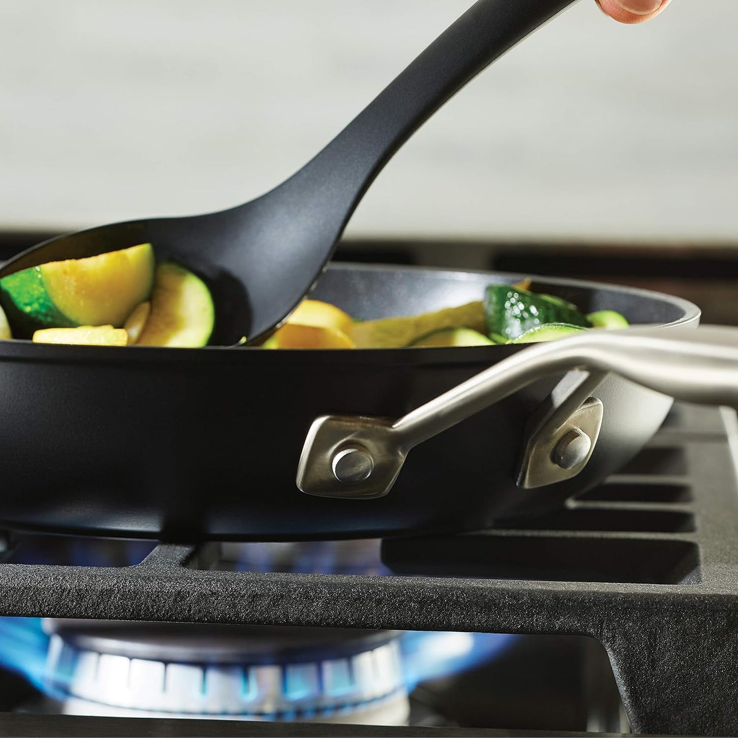 KitchenAid Hard Anodized Induction Nonstick Fry Pan Skillet with Lid 10 Inch (Matte Black) - Kidsy