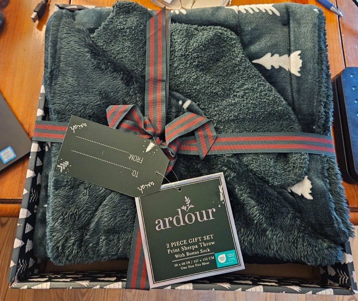 New Ardour 2 piece gift set Print Sherpa Throw 50 X 60" W Bonus Sock (Green) - Kidsy