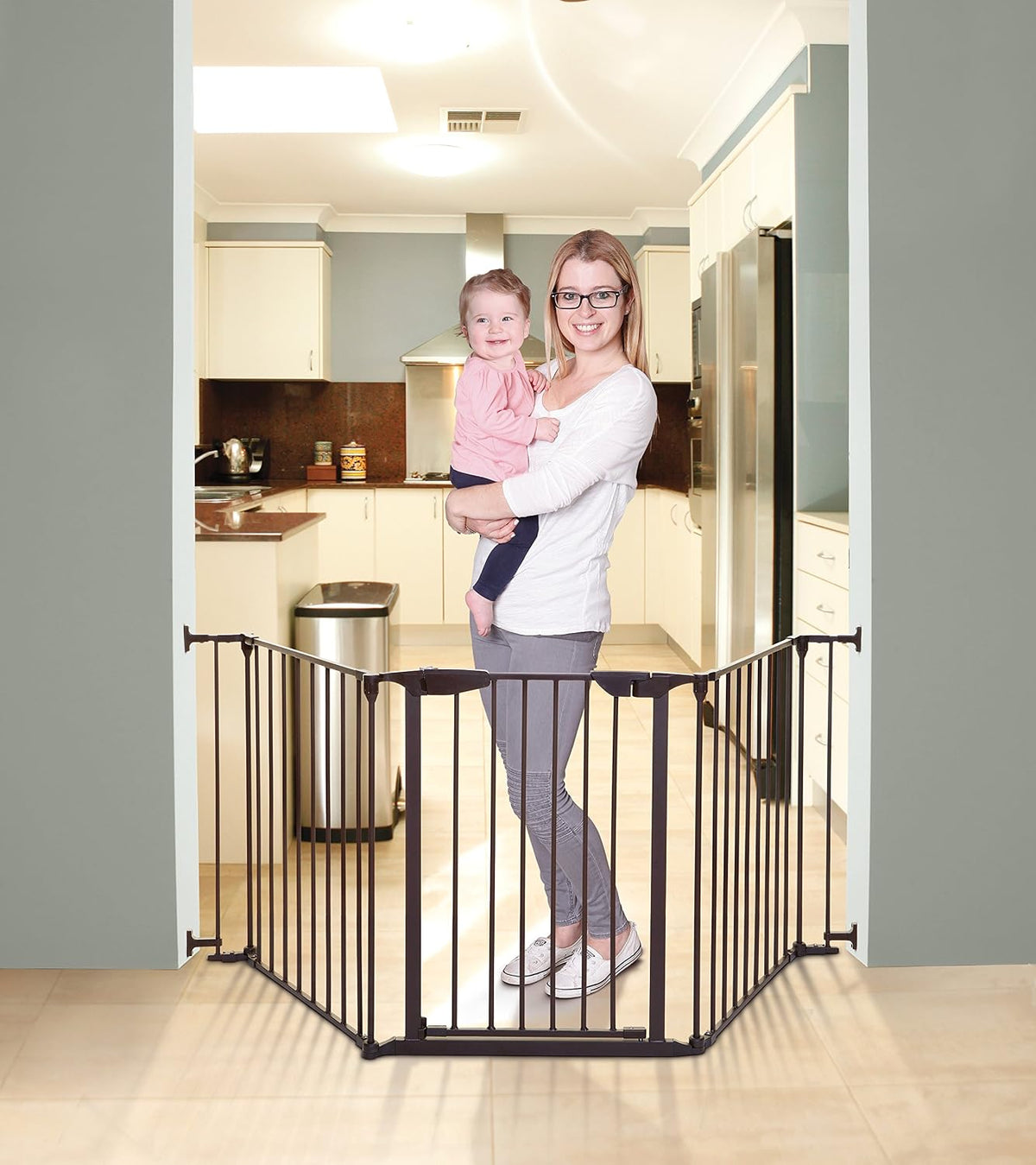 New Dreambaby Newport Adapta Baby Gate - Use at Top or Bottom of Stairs (Brown) - Kidsy