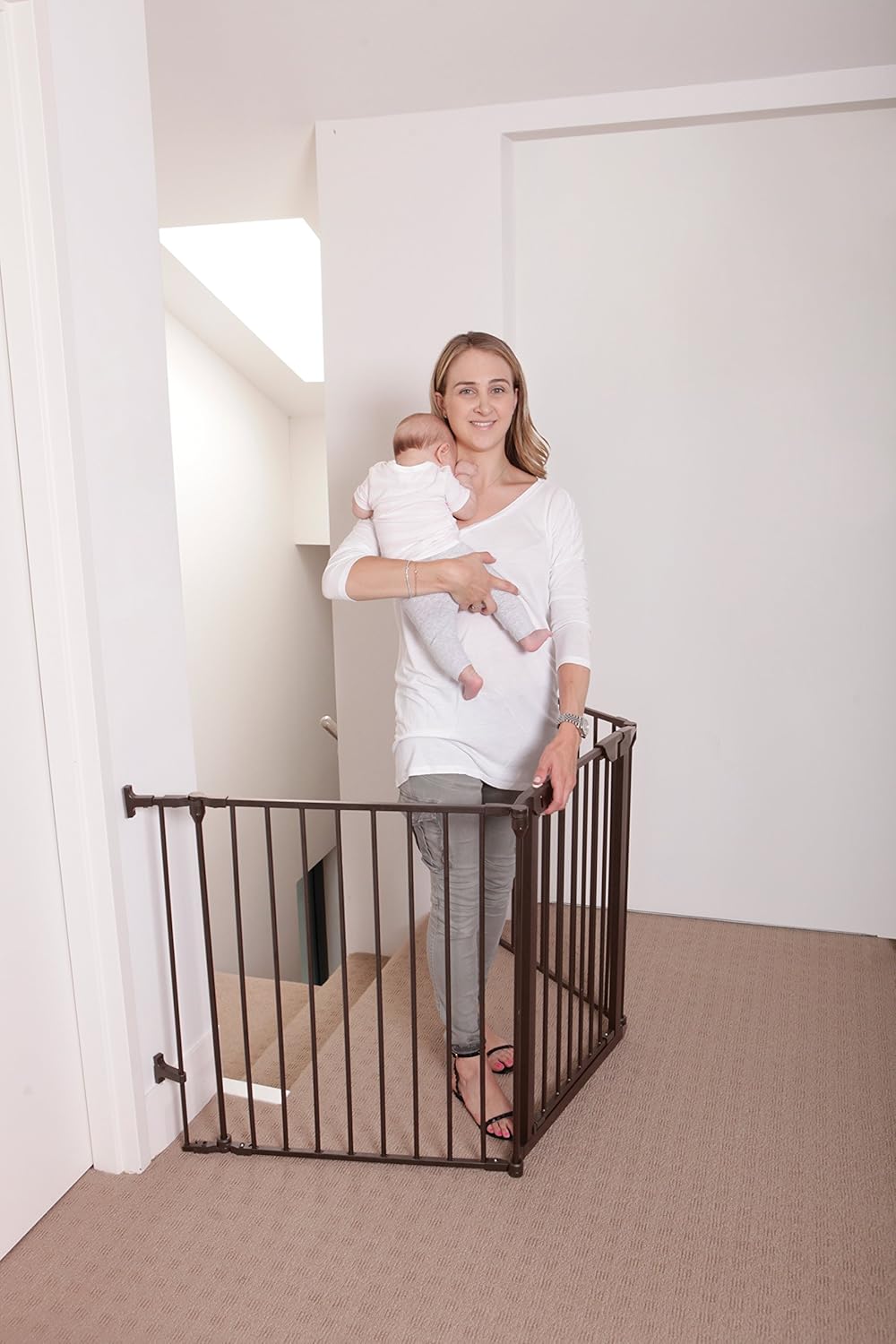 New Dreambaby Newport Adapta Baby Gate - Use at Top or Bottom of Stairs (Brown) - Kidsy