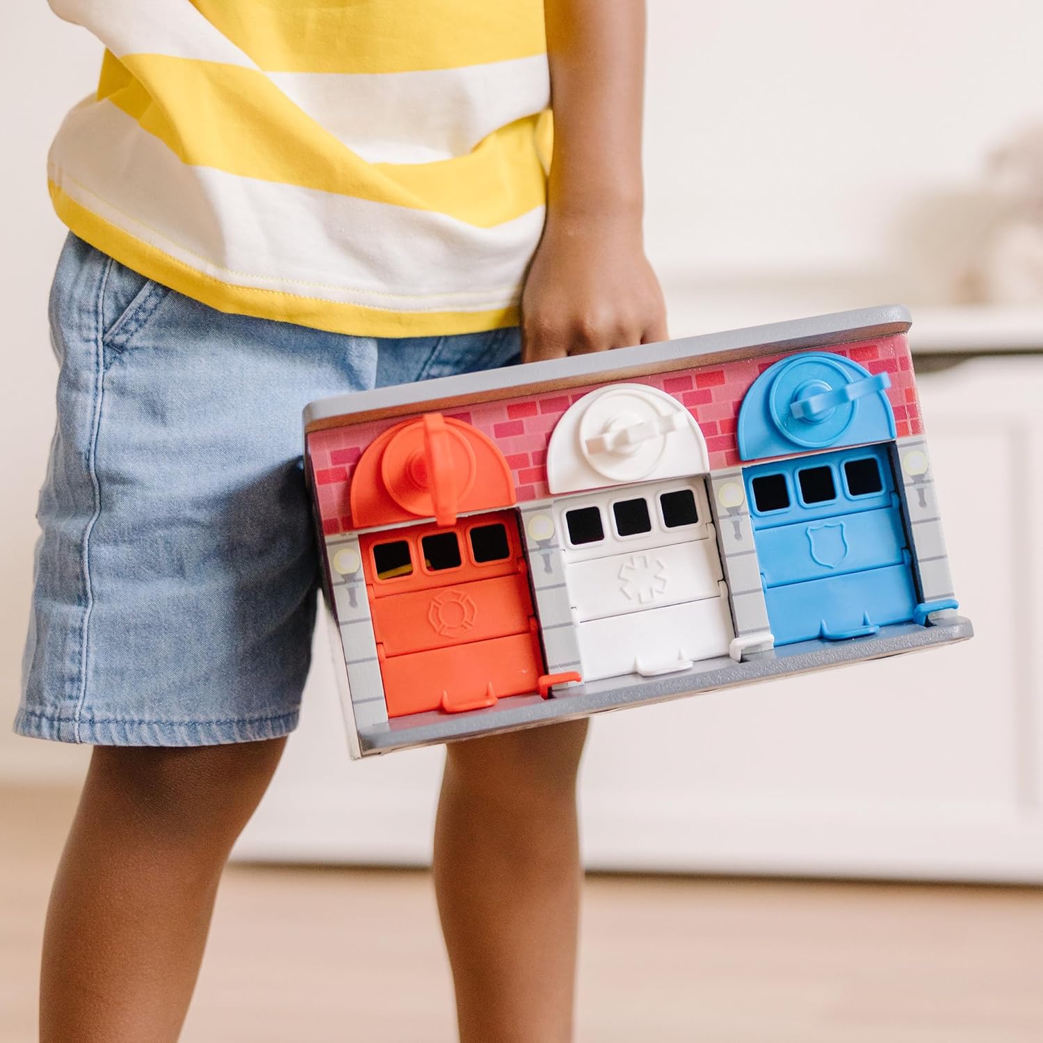 New Melissa & Doug Wooden Rescue Vehicles and Garage Play Set (7 Pieces) - Kidsy