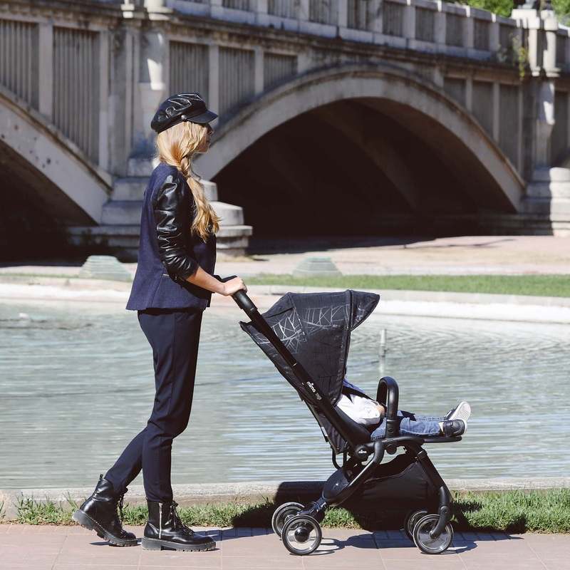 New Mima® Zigi Stroller (Ebony) - Kidsy