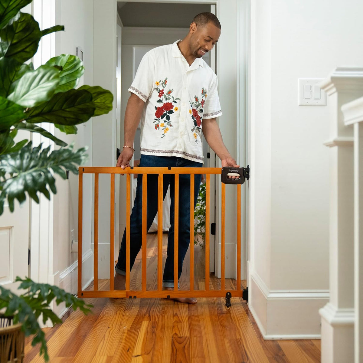 New Summer Infant 32 Inch Deluxe Stairway Wall (Oak Wood) - Kidsy