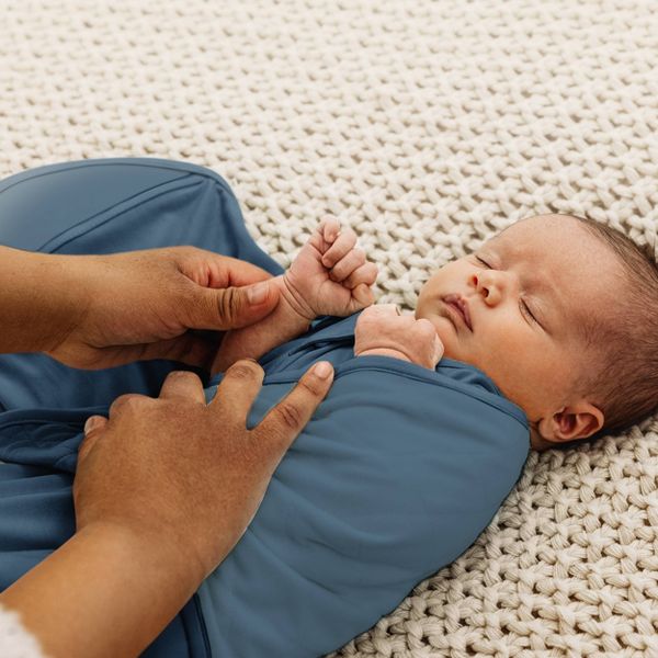 Owlet Dream Sleeper with Swaddle, 0–3 Months (Bedtime Blue) - Kidsy