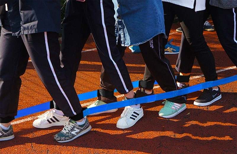 Three Legged Race Bands, 2 Sets, Team Building, 3 Legged Race Bands, Outdoor Party Group Game (Red Blue) - Kidsy