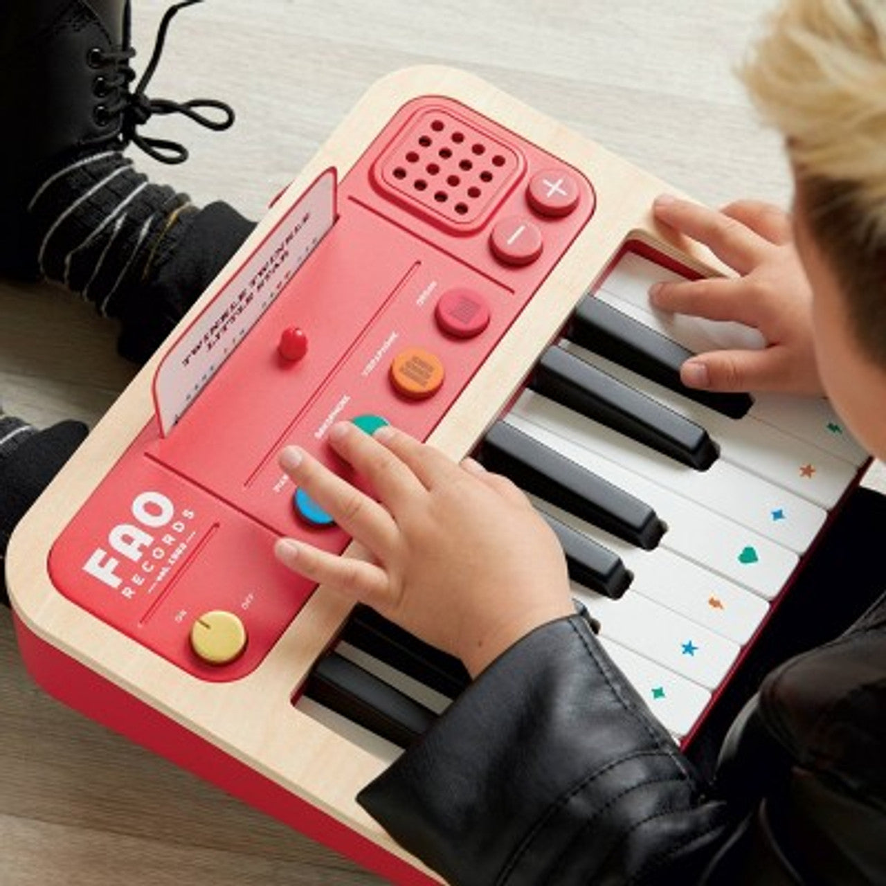 New FAO Schwarz Stage Stars Portable Piano and Synthesizer
