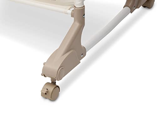 Delta Children Rocking Bedside Bassinet (Play Time Jungle) - Kidsy